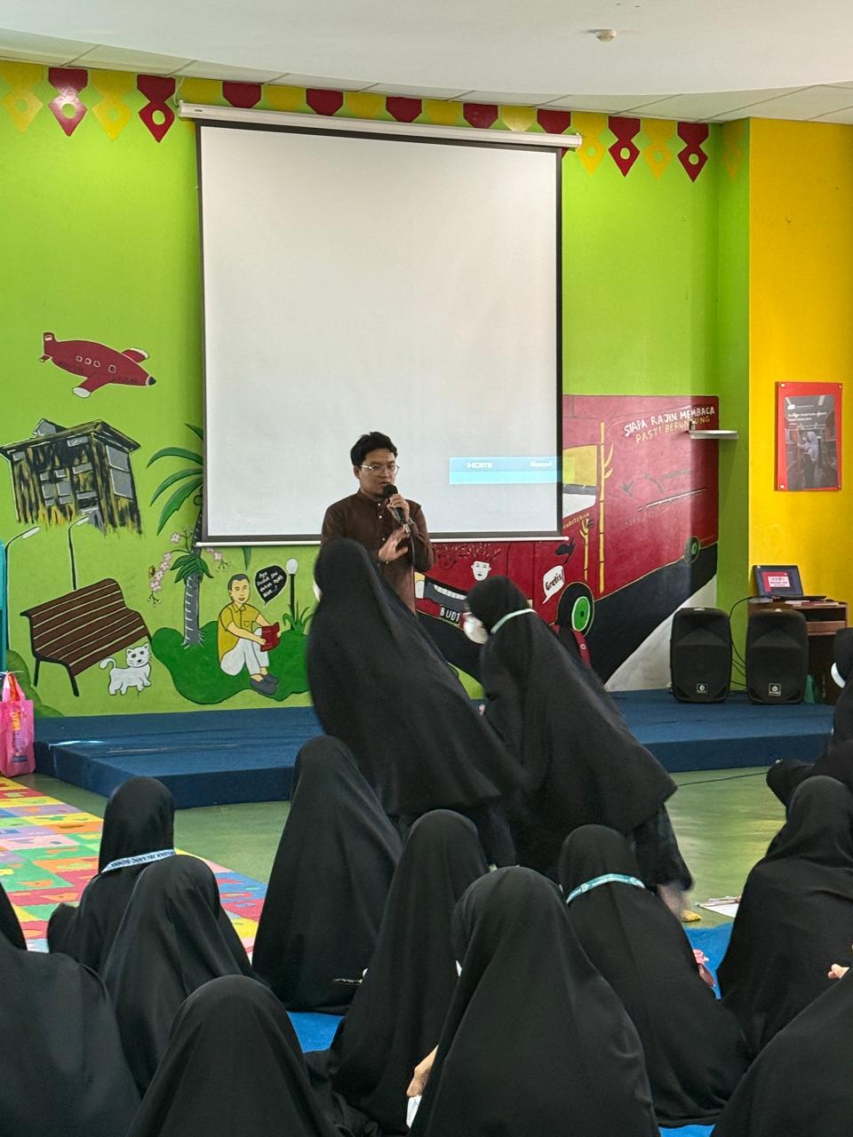 Wisata LiterAsyik Ke Perpustakaan Jakarta Timur Bersama Al-Wildan Islamic School 10 Jakarta